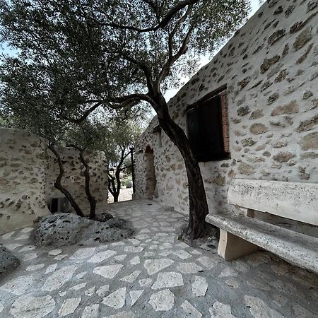 Roba Degli Ulivi Bed & Breakfast Agrigento Exterior photo