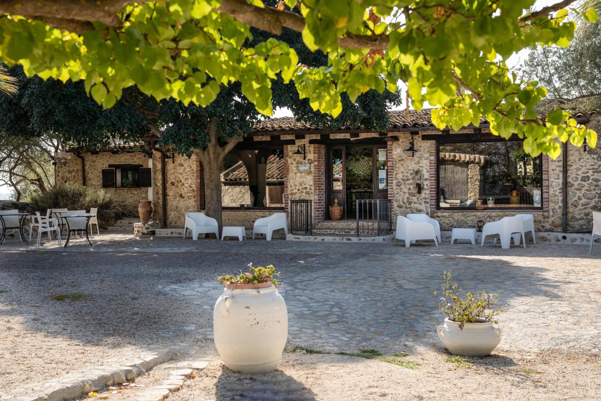 Roba Degli Ulivi Bed & Breakfast Agrigento Exterior photo