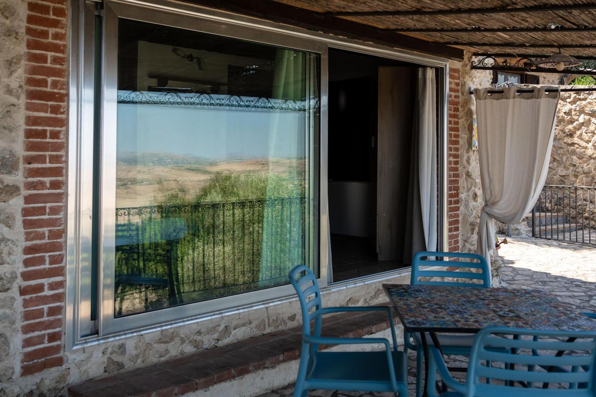 Roba Degli Ulivi Bed & Breakfast Agrigento Exterior photo