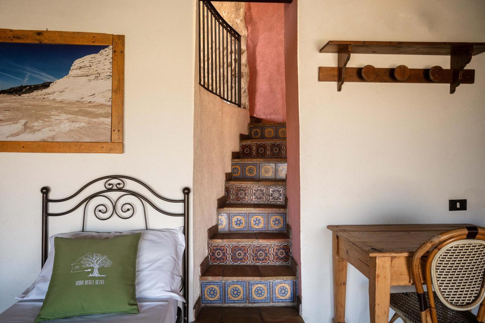 Roba Degli Ulivi Bed & Breakfast Agrigento Exterior photo