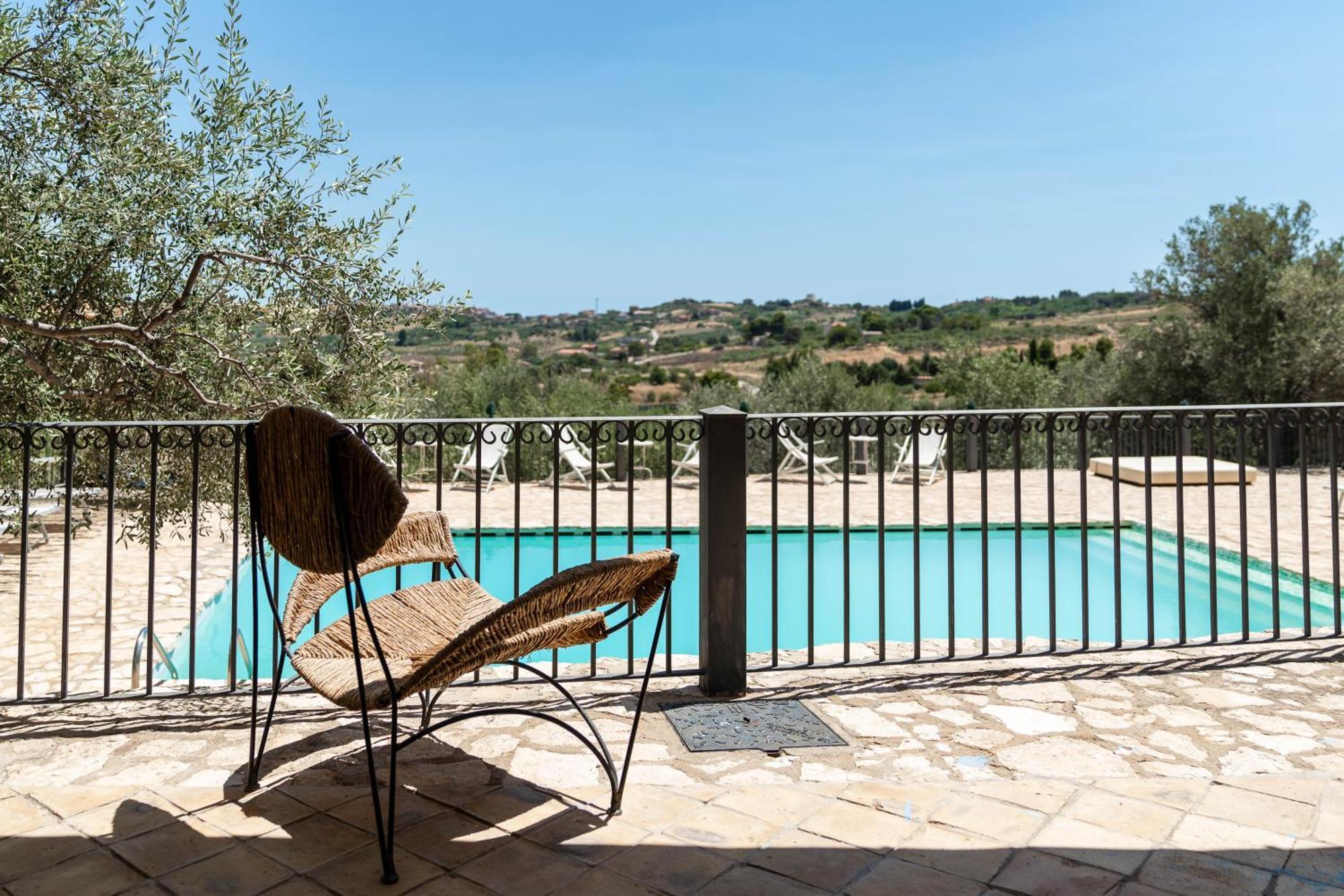 Roba Degli Ulivi Bed & Breakfast Agrigento Exterior photo