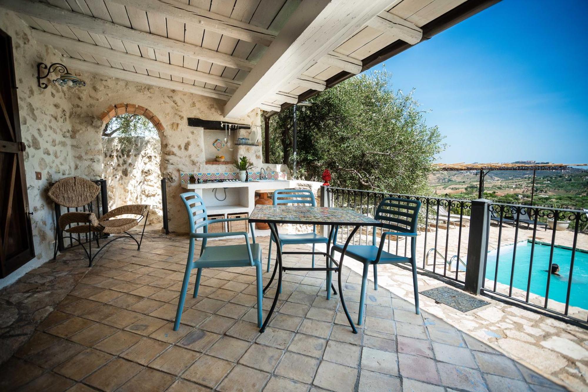 Roba Degli Ulivi Bed & Breakfast Agrigento Exterior photo
