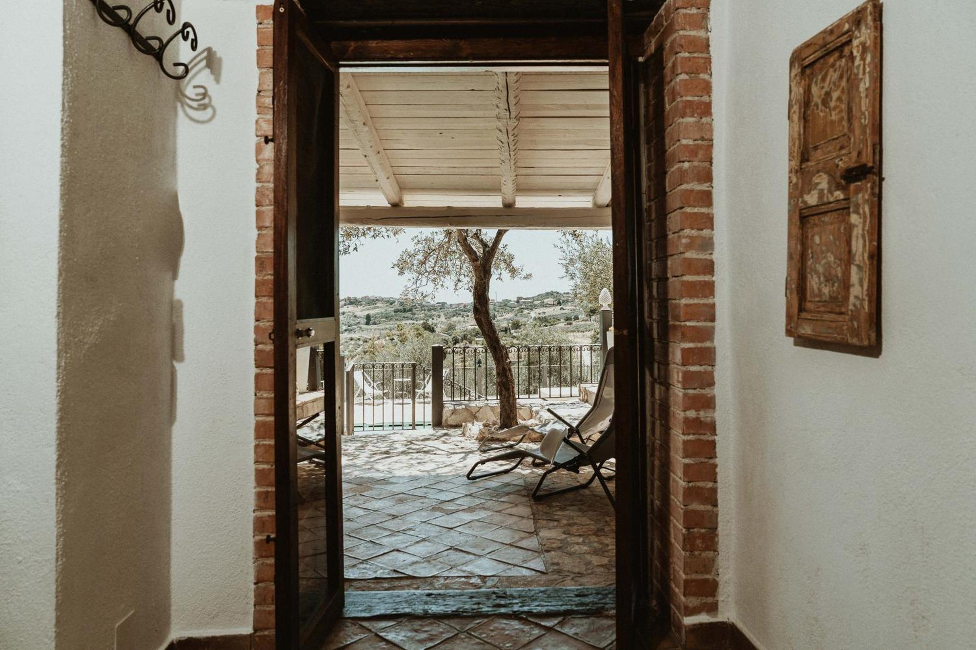 Roba Degli Ulivi Bed & Breakfast Agrigento Exterior photo